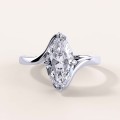moissanit-ring-2ct-marquise-geschwungene-schiene-rosé-weiss-muse-hariets.jpg