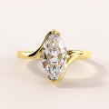 moissanit-ring-2ct-marquise-geschwungene-schiene-gelbgold-muse-hariets.jpg
