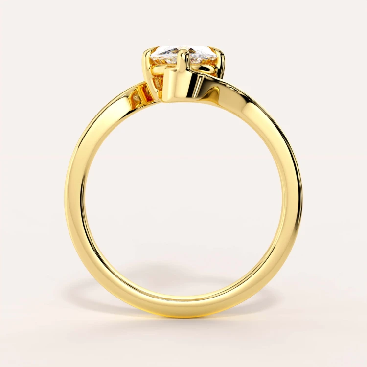 moissanit-ring-2ct-marquise-geschwungene-schiene-front-gelbgold-muse-hariets.jpg