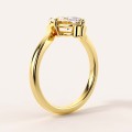 moissanit-ring-2ct-marquise-geschwungene-schiene-seite-gelbgold-muse-hariets.jpg