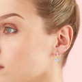ohrringe-mit-labor-diamanten-1ct-hangend-gelbgold-klara-am-ohr-hariets.jpg