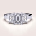 verlobungsring-trinity-labordiamant-3ct-smaragdschliff-weißgold-envy hariets.jpg