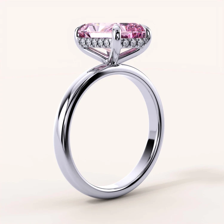 ring-mit-rosa-diamant-radiant-schliff-weissgold-seite-sophia-hariets.jpg