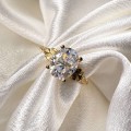 verlobungsring-labordiamant-2ct-ovalschliff-nahaufnahme-gelbgold-wings-hariets.jpg
