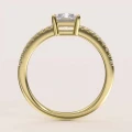 verlobungsring-halo-moissanit-1ct-smaragdschliff-front-gelbgold-venice-hariets.jpg