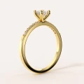 verlobungsring-halo-Labordiamant-05ct-brillantschliff-gelbgold-seite-aurielle-hariets.jpg