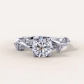 verlobungsring-moissanit-1ct-brillantschliff-weissgold-fleur-hariets.jpg