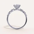 verlobungsring-moissanit-1ct-brillantschliff-weissgold-front-velaris-hariets.jpg