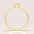 verlobungsring-petit-moissanit-0-5ct-emeraldschliff-front-gelbgold-finesse-hariets.jpg