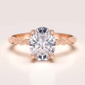verlobungsring-mit-gedrehtem-ringband-moissanit-2ct-ovalschliff-roségold-twisted-hariets.jpg