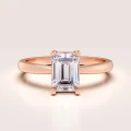 verlobungsring solitaire rapture moissanit 1ct smaragdschliff roségold hariets.jpg