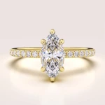 Verlobungsring in 24h Halo mit 1 ct Moissanit im Marquiseschliff – Selena aus 14k Gold