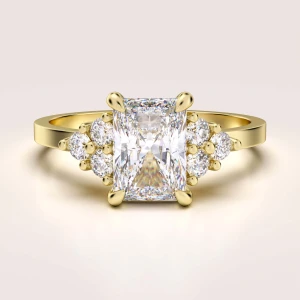 Verlobungsring in 24h Trinity mit 1 ct Moissanit im Radiantschliff – Legacy aus 14k Gold