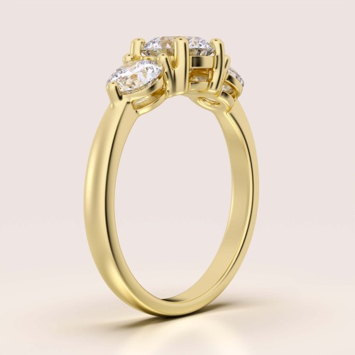 verlobungsring trinity moissanit 2ct brillantschliff seitenansicht gelbgold trigem hariets.jpg