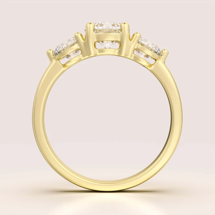 verlobungsring trinity moissanit 2ct brillantschliff frontansicht gelbgold trigem hariets.jpg
