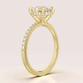 verlobungsring-halo-aria-moissanit-2ct-ovalschlif-seitlich-gelbgold-hariets.jpg