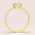 verlobungsring-halo-moissanit-1_5ct-brillantschliff-front-gelbgold-heaven-hariets.png