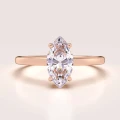 verlobungsring-starlight-moissanit-1ct-marquiseschliff-rotgold-hariets.jpg