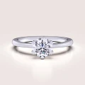 verlobungsring-solitaire-antica-moissanit-0-5ct-brillantschliff-weissgold-hariets.jpg