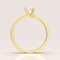 verlobungsring-solitaire-flare-moissanit-0-5ct-brillantschliff-frontansicht-gelbgold-hariets.jpg