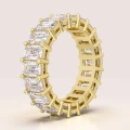 ehering-eternity-mit-moissaniten-smaragdschliff-seite-gelbgold-hariets.jpg
