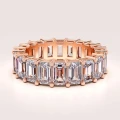 ehering-eternity-mit-moissaniten-smaragdschliff-roségold-hariets.jpg