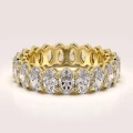 eternity-ring-mit-moissaniten-ovalschliff-gelbgold-hariets.jpg