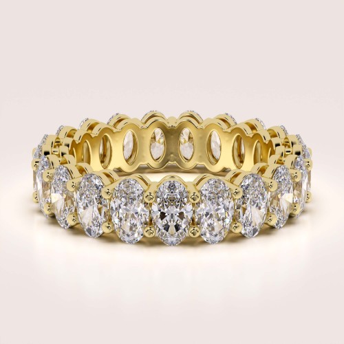 eternity-ring-mit-moissaniten-ovalschliff-gelbgold-hariets.jpg