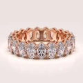 eternity-ring-mit-moissaniten-ovalschliff-rosegold-hariets.jpg