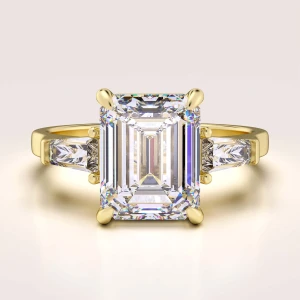 Verlobungsring in 24h Trinity mit 4,6 ct Moissanit im Smaragdschliff – Florence aus 14k Gold
