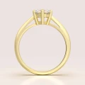 verlobungsring-solitaire-prisma-moissanit-1ct-brillantschliff-front-gelbgold-hariets.jpg