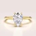 verlobungsring-solitaire-lumiere-moissanit-1-5ct-birnschliff-gelbgold-hariets.jpg