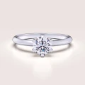 verlobungsring-the-one-moissanit-0-5ct-brillantschliff-weissgold-hariets.jpg