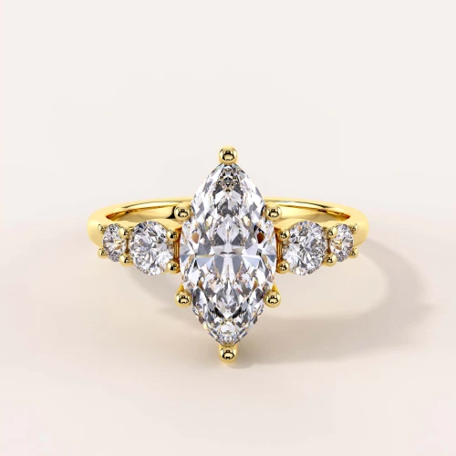 Verlobungsring-Trinity-Moissanit-2ct-Marquiseschliff-Gelbgold-Olympia-Hariets.jpg